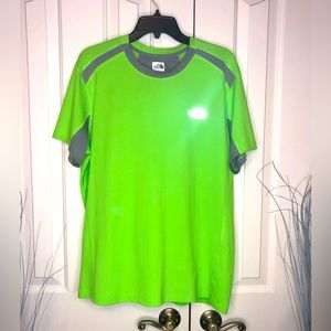 The north face size large dry fit men’s green short sleeve shirt
